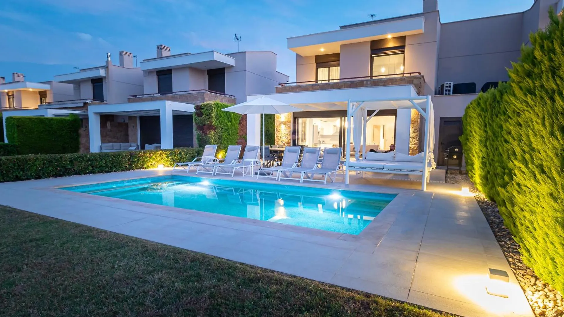 Bellevue Villas With Private Pool Χανιώτη